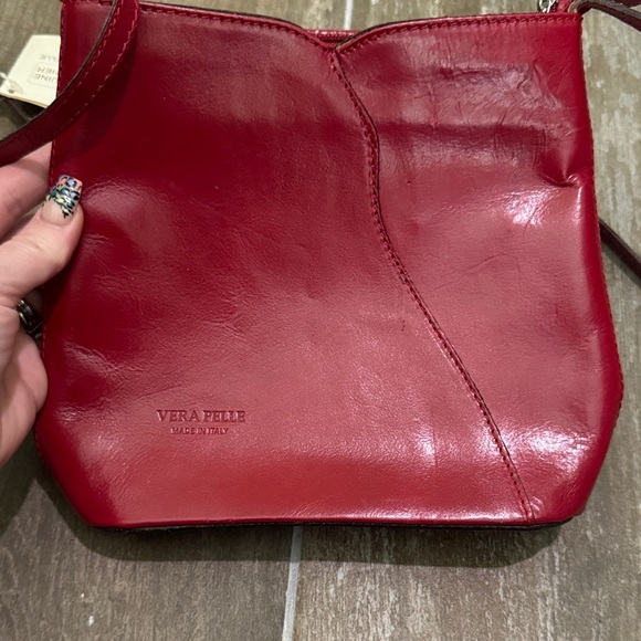 Vera Pelle Bold Red Leather Crossbody Bag - Picture 1 of 12